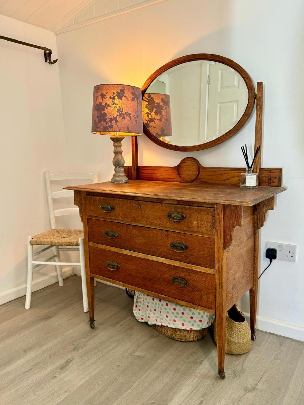 Apartment Lily S Pad - Private Retreat In Lymington, New Forest