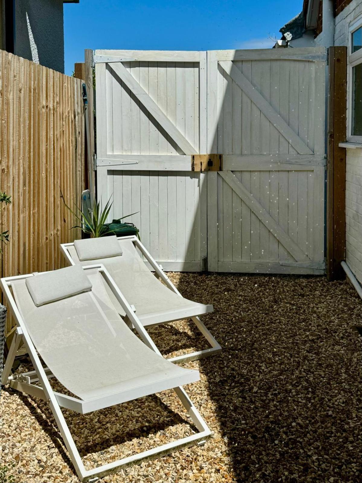 Lily S Pad - Private Retreat In Lymington, New Forest Apartment