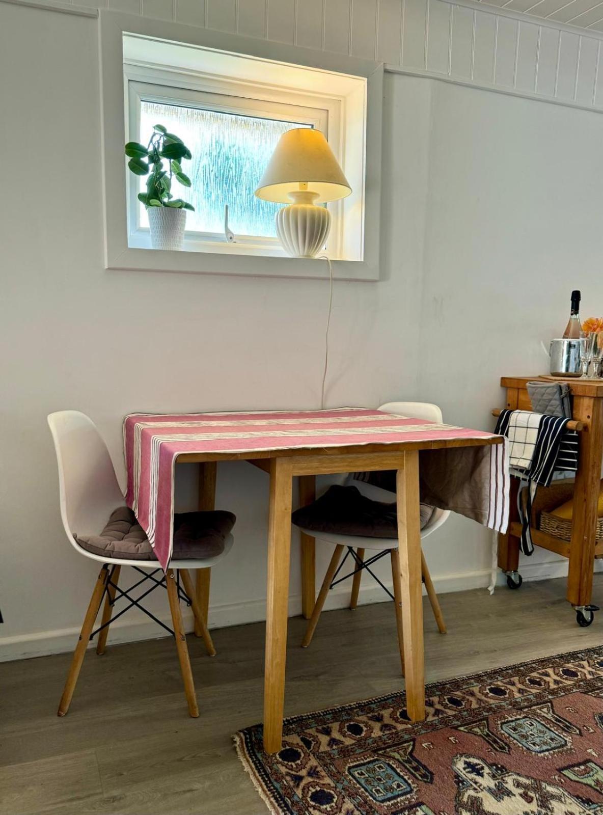 Lily S Pad - Private Retreat In Lymington, New Forest Apartment *